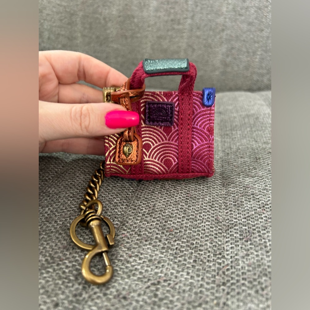 Kurt Geiger SOUTHBANK KEYRING
